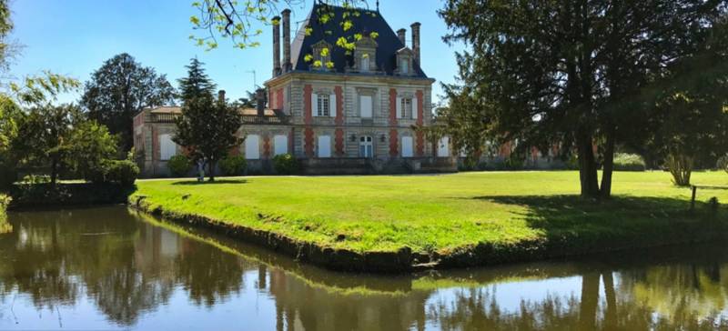  CHERCHE PENSION CHEVAUX SERIEUSE  AUTOUR DE  BORDEAUX